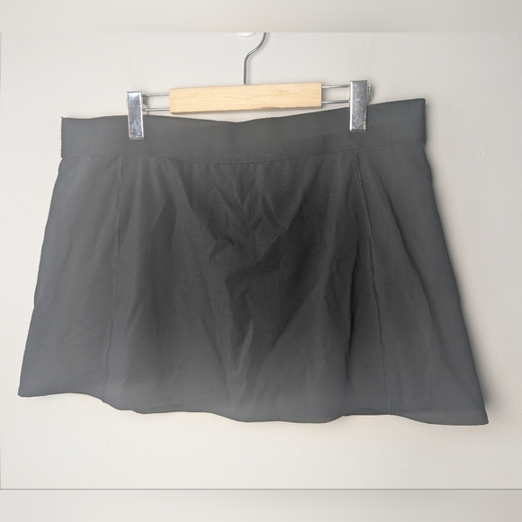 TNA ARITZIA Plus Size Short Skort Black Stretch Size 2XL - Picture 1 of 7